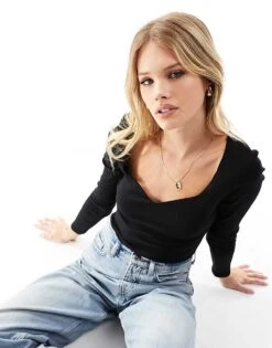 New Look Long Sleeve Sweetheart Neck Bodysuit In Black For Women