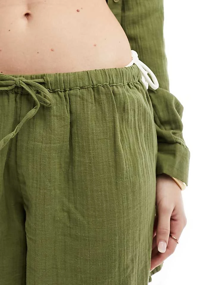 New Look Lightweight Beach Co-ord Short In Khaki For Women - Image 4