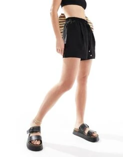 New Look Pull On Shorts In Black For Women