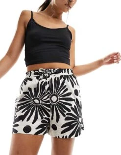 New Look Patterned Linen Shorts In White For Women