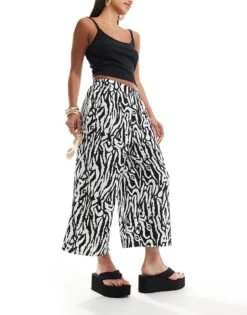 New Look Wide Leg Trousers In Black Zebra Print For Women