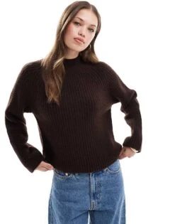 New Look Ribbed Raglan Jumper In Brown For Women