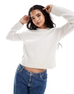 New Look Crew Neck Jumper In Off White For Women Cream