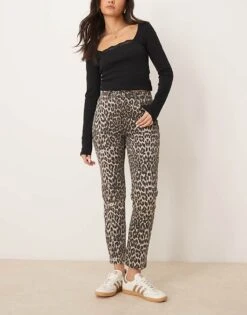 New Look Hannah Straight Leg Jeans In Leopard Print For Women Brown