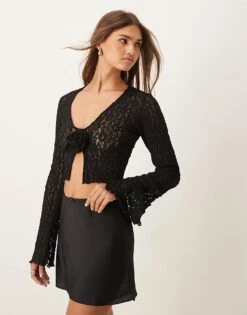 New Look Lace Corsage Cropped Flare Sleeve Top In Black For Women