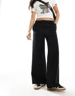 New Look Low Rise Wide Leg Trousers In Black For Women