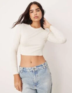 New Look Long Sleeve Crew Neck Top In Beige For Women