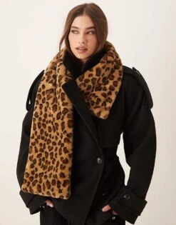 New Look Faux Fur Scarf In Leopard Print For Women Brown