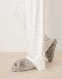 New Look Crossover Fur Sliders In Grey For Women