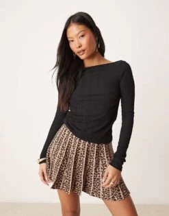 New Look Petite Pleated Mini Skirt In Leopard Print For Women Brown