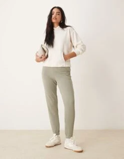 New Look Cuffed Joggers In Khaki For Women