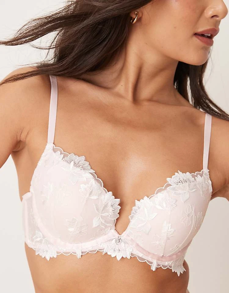 New Look Lotus Embroidery Lace Bra & Thong Co-ord In Pink - Image 4