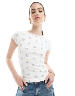 New Look Babylock Ditsy Floral T-shirt In White For Women White Pattern